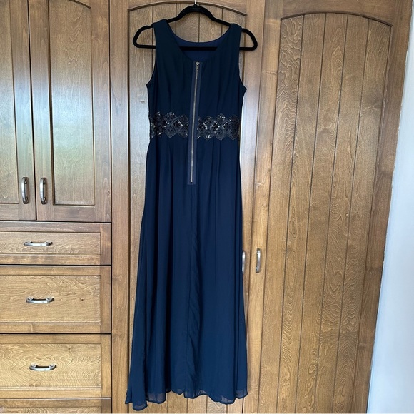 Armani Paris navy formal gown. Size 12. - Picture 3 of 5